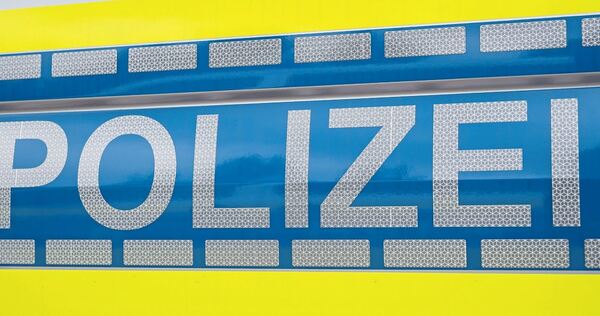 Die Polizei bittet Zeugen, sich zu melden.