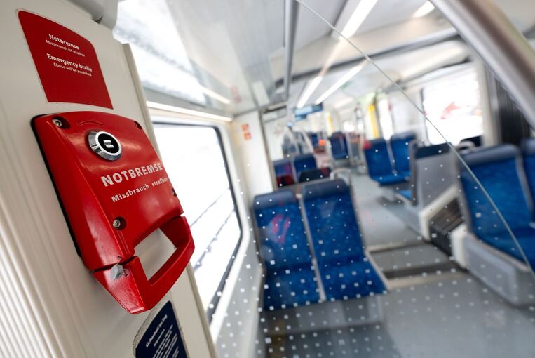 Präsentation einer ferngesteuerten S-Bahn