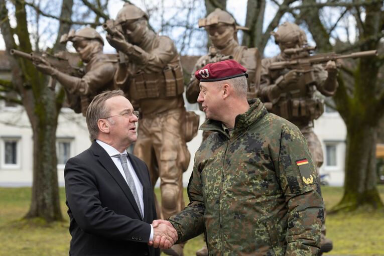 Verteidigungsminister Pistorius besucht Kommando Spezialkräfte