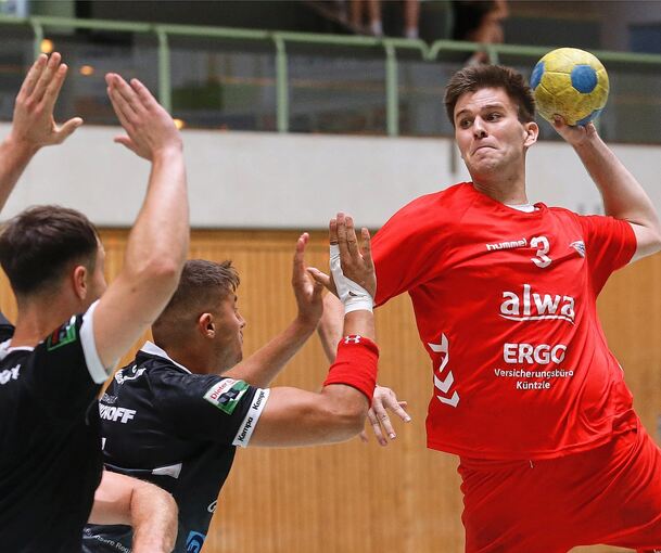 Gefährlicher Torjäger: Jonas Bader stellt die Abwehr der SG Schozach-Bottwartal beim Vorbereitungsturnier um den Stromberg-Cup vor Probleme.