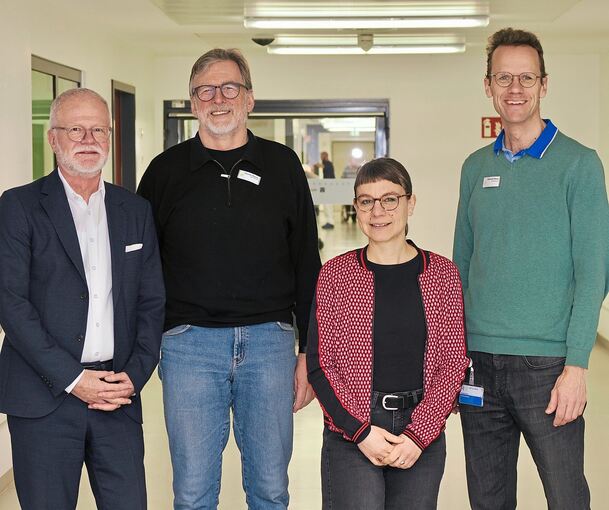 Bei einem Pressegespräch präsentierten Olaf Sporys, Thomas Haase, Barbara Martin und Daniel Renz (von links) die Inhalte des Seelsorgekurses für Ehrenamtliche im Bezirk Vaihingen-Ditzingen.