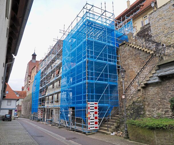 An der Bügelestorstraße wird die Stadtmauer saniert.