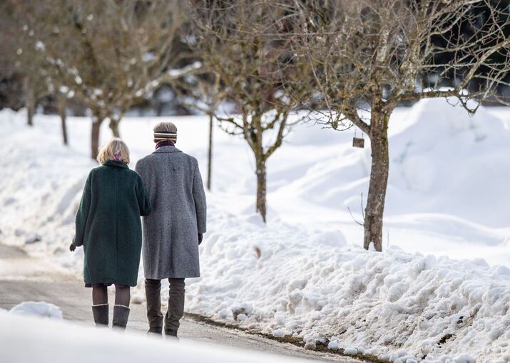 Studie zu Glück und Beziehungen im Alter