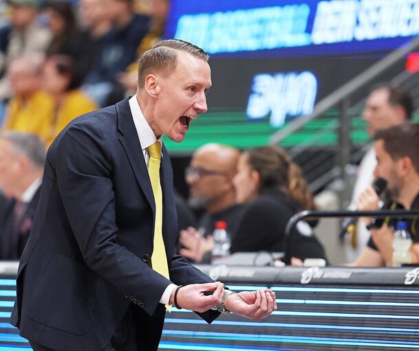 Kämpft mit den Schwankungen seines Teams: Riesen-Trainer Mikko Riipinen.