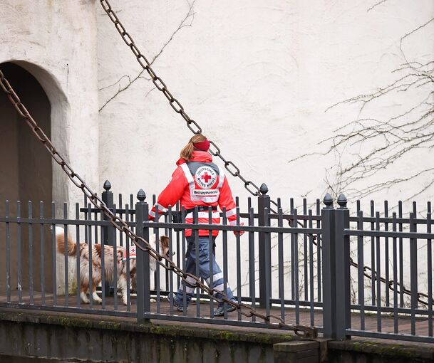 Unter der Regie der DRK-Rettungshundebereitschaft Ludwigsburg verwandelten sich Freizeitattraktionen im Erlebnispark Tripsdrill in realistische Einsatzszenarien.