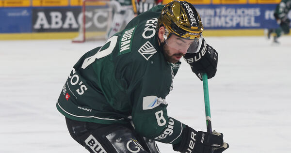 „Wir versuchen alles, dass er bleibt“: Geschäftsführer Gregor Rustige hofft auf eine Vertragsverlängerung von Steelers-Topscorer Jack Dugan.