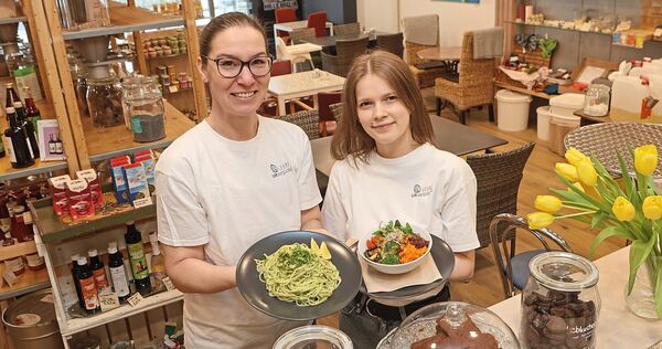 Tanja Fischer und Delenn Michelfelder kochen im Unverpacktladen alles frisch. Tanja Fischer und Delenn Michelfelder kochen im Unverpacktladen alles frisch.