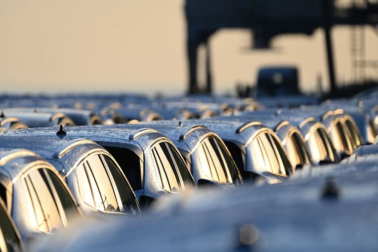 Autoexporte am Hafen Emden