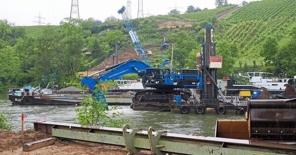 Damit Terranets BW die Erdgasleitung verlegen kann, mussten Teile des Neckartalradwegs gesperrt werden. Damit Terranets BW die Erdgasleitung verlegen kann, mussten Teile des Neckartalradwegs gesperrt werden.