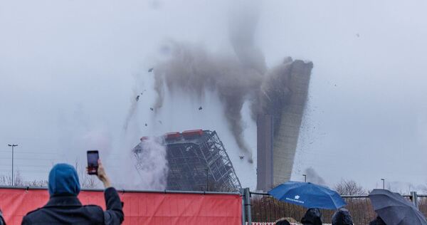 Sprengung Kamin des Steinkohlenkraftwerks Ibbenbüren