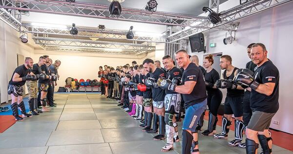 Mehr als 50 Teilnehmer sind zum Kampfsportseminar nach Oberstenfeld gekommen.