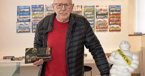 Egon Heck hat seine Laster sonst im Kellerraum stehen.