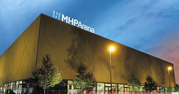 Korbleger und Rote Wurst: Die MHP-Arena zieht zu den Heimspielen der MHP Riesen Ludwigsburg Tausende Fans an. Damit sie noch mehr vom Spiel und dem Drumherum haben, geht der Verein mit einer Innovation Arena auf Ideensuche.