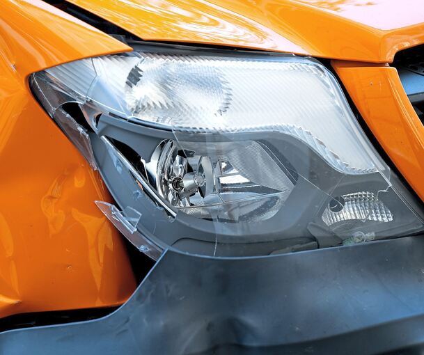 Die Polizei sucht nach zwei Unfallfluchten Zeugen. Die Polizei sucht nach zwei Unfallfluchten Zeugen.