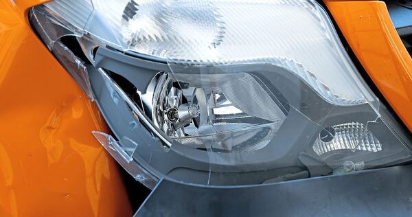 Die Polizei sucht nach zwei Unfallfluchten Zeugen. Die Polizei sucht nach zwei Unfallfluchten Zeugen.