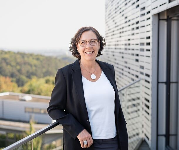 „Frauen haben in ihren Karrieren nach wie vor ganz andere Hürden zu bewältigen als Männer“, ist die Erfahrung von Kyra Dohrin.