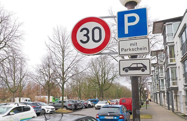 Hier werden Autofahrer auch sonntags zur Kasse gebeten: Die Gebühren sollen die Blüba-Besucher in die Parkhäuser lenken. Hier werden Autofahrer auch sonntags zur Kasse gebeten: Die Gebühren sollen die Blüba-Besucher in die Parkhäuser lenken.