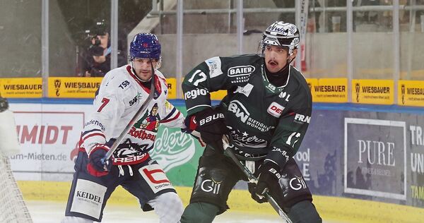 Ein Steelers-Stürmer in Topform: Marek Racuk, hier im Heimspiel gegen Freiburg. Ein Steelers-Stürmer in Topform: Marek Racuk, hier im Heimspiel gegen Freiburg.