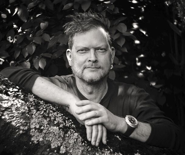 Ein Jahr Recherche, drei Monate schreiben in sozialer Isolation: Martin von Arndt hat einen neuen Roman veröffentlicht, der sich mit dem Ukraine-Krieg befasst.