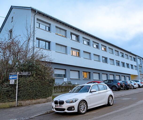 Das bisher von der Gluckerschule genutzte Wohnheim in der Bolzstraße wird künftig Flüchtlinge aus der Ukraine und Obdachlose beherbergen.