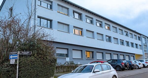 Das bisher von der Gluckerschule genutzte Wohnheim in der Bolzstraße wird künftig Flüchtlinge aus der Ukraine und Obdachlose beherbergen.