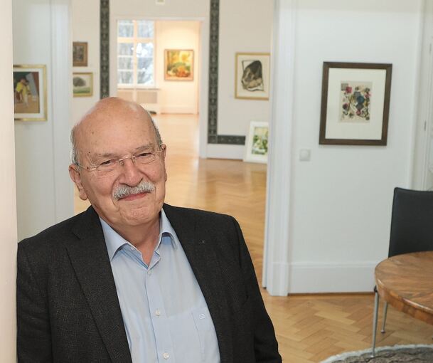 Rudolf Bayer in der Villa Faber: Der erfolgreiche Galerist hat in Bietigheim-Bissingen drei Stiftungen ins Leben gerufen. In der kommenden Woche erhält er für seine Verdienste um das Gemeinwohl die Staufermedaille, eine der höchsten Auszeichnungen de
