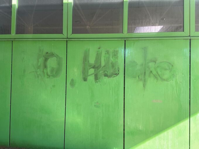 Halle vor Höcke-Auftritt beschädigt Halle vor Höcke-Auftritt beschädigt