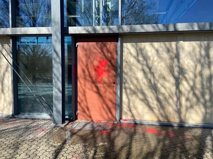 Halle vor Höcke-Auftritt beschädigt Halle vor Höcke-Auftritt beschädigt