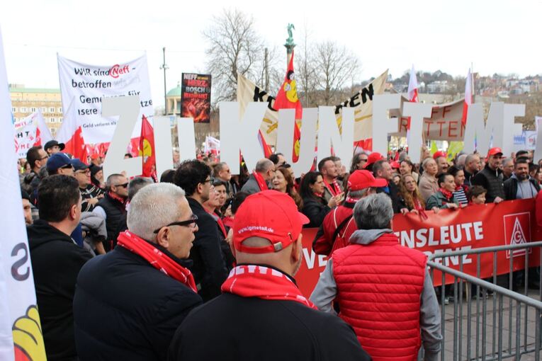 Gewerkschaften rufen Beschäftigte und Bürger zur Demonstration Gewerkschaften rufen Beschäftigte und Bürger zur Demonstration