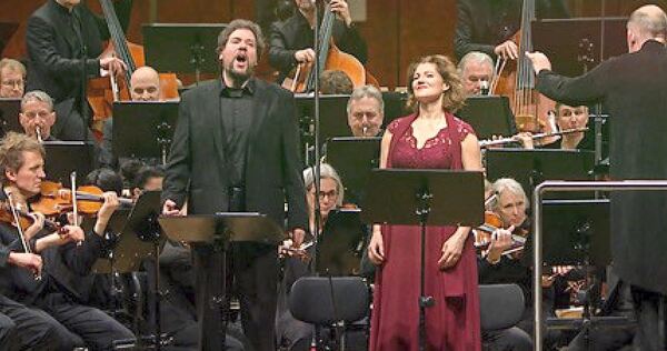 Lassen Wagners „Walküre“ vor dem inneren Auge der Zuhörer lebendig werden: Tenor Maximilian Schmitt und die Sopranistin Johanni Lassen Wagners „Walküre“ vor dem inneren Auge der Zuhörer lebendig werden: Tenor Maximilian Schmitt und die Sopranistin Johanni van Oostrum.