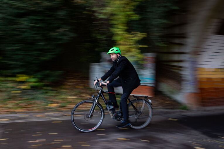 Palmer gibt einen Fahrrad-Tunnel für Pedelecs frei Palmer gibt einen Fahrrad-Tunnel für Pedelecs frei