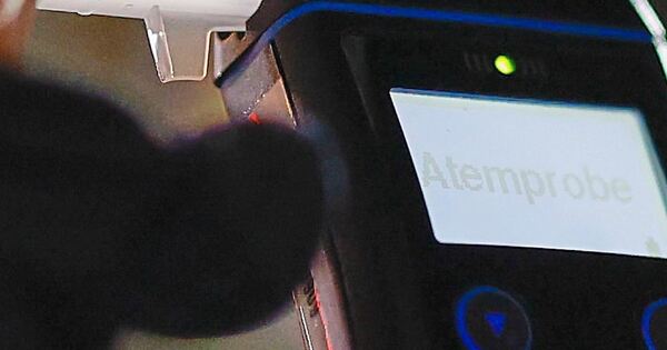 Alkoholisierte Autofahrerin landet bei Sachsenheim im Graben und greift ...