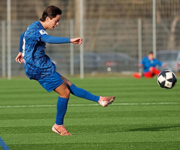 Sorgt mit Flanken aus dem Halbfeld für viel Gefahr: Freiberg-Neuzugang Minos Gouras.