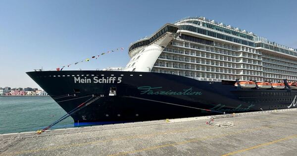 Iran-Krieg - Kreuzfahrtschiff vor Doha Iran-Krieg - Kreuzfahrtschiff vor Doha