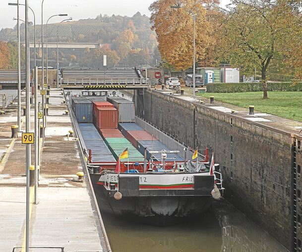 Neckarschleuse in Marbach: sanierungsbedürftig und zu kurz für 135 Meter lange Schiffe.