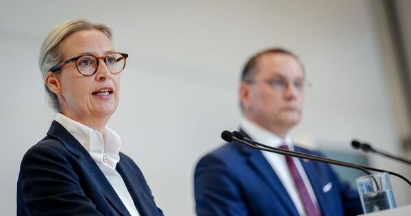 Sitzungen und Statements der Bundestagsfraktionen Sitzungen und Statements der Bundestagsfraktionen