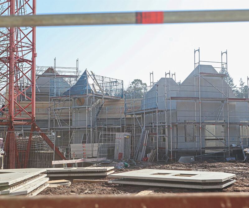 Neben den historisch anmutenden Materialien werden auch 4.000 Kubikmeter Beton und 500 Tonnen Bewehrungsstahl verbaut.