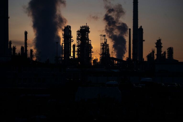 Iran-Krieg - Mineralölraffinerie Oberrhein Iran-Krieg - Mineralölraffinerie Oberrhein