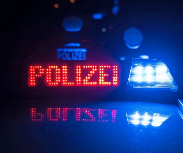 Polizeiauto im Einsatz. Polizeiauto im Einsatz.