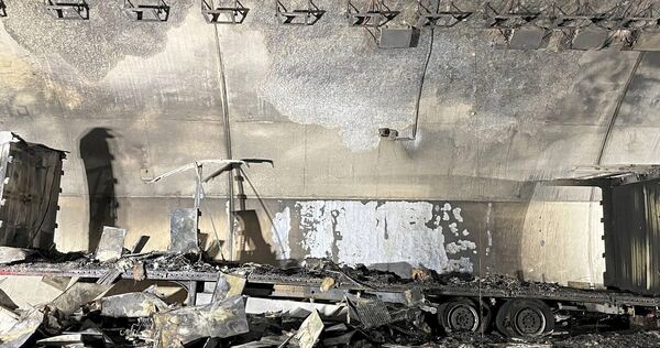 Ein Defekt am Reifen könnte den Brand am Lastwagen-Anhänger ausgelöst haben.