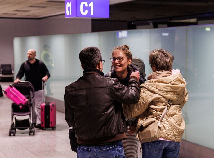 Iran-Krieg - Erster Evakuierungsflug aus Oman