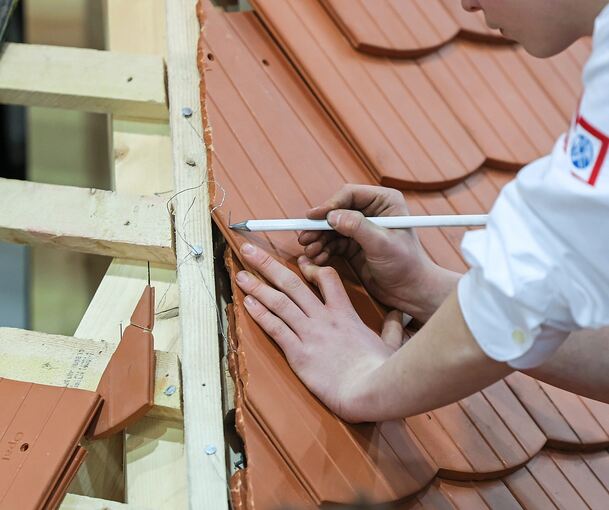 Auch Dachsanierungen können gefördert werden.