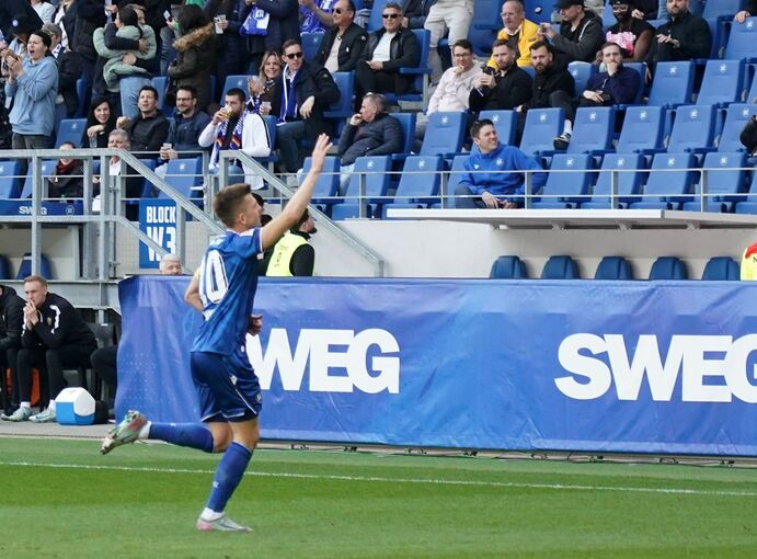 Karlsruher SC - Dynamo Dresden Karlsruher SC - Dynamo Dresden