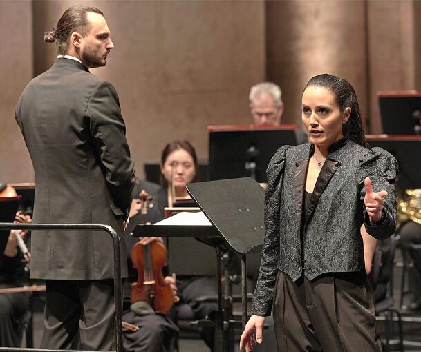 Ein bisschen „Was wäre wenn?“-Atmosphäre: Das Nationaltheater Mannheim präsentiert „Lucrezia Borgia“.