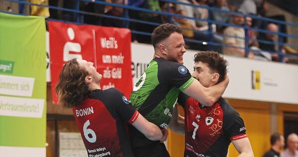 Ausgelassener Ludwigsburger Jubel (von links): Ben-Simon Bonin, Jeffrey Klok und Tim Köpfli.