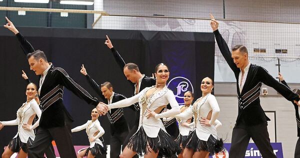 Die Lateinformation des 1. TCL zeigt zum Abschluss eine spritzige und tempogeladene Choreografie.