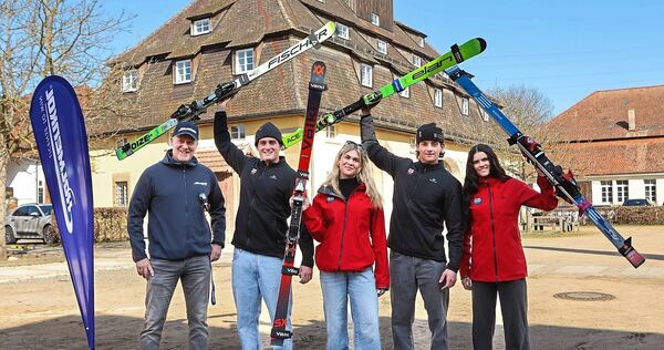 Gut ausgerüstet: Timo Fleischmann (Holmenkol GmbH), Walker Robinson, Morgan Shute, Jack Mitchell und Cayenne Wilson (v. links).