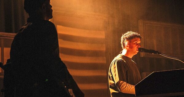 Die Ausfahrt zum Deutschpopstar rechts liegen gelassen: Betterov im Witzemann.