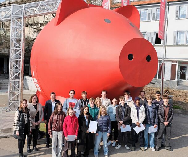 Heute noch Ludwigsburg, morgen vielleicht die Wall Street: Die Siegerteams beim Planspiel Börse wurden von der Kreissparkasse Ludwigsburg geehrt.