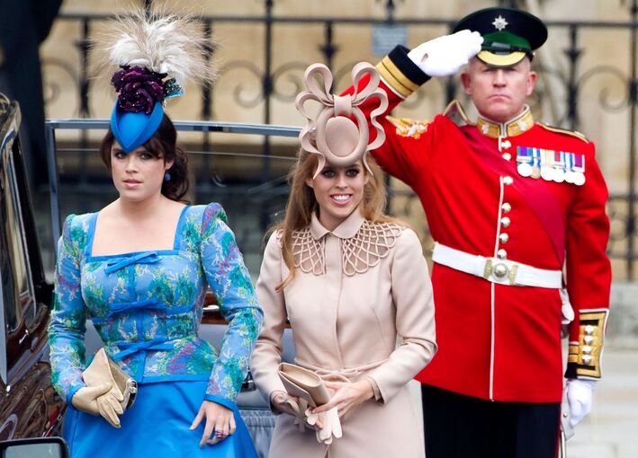 Die britischen Prinzessinnen Eugenie (links) und Beatrice